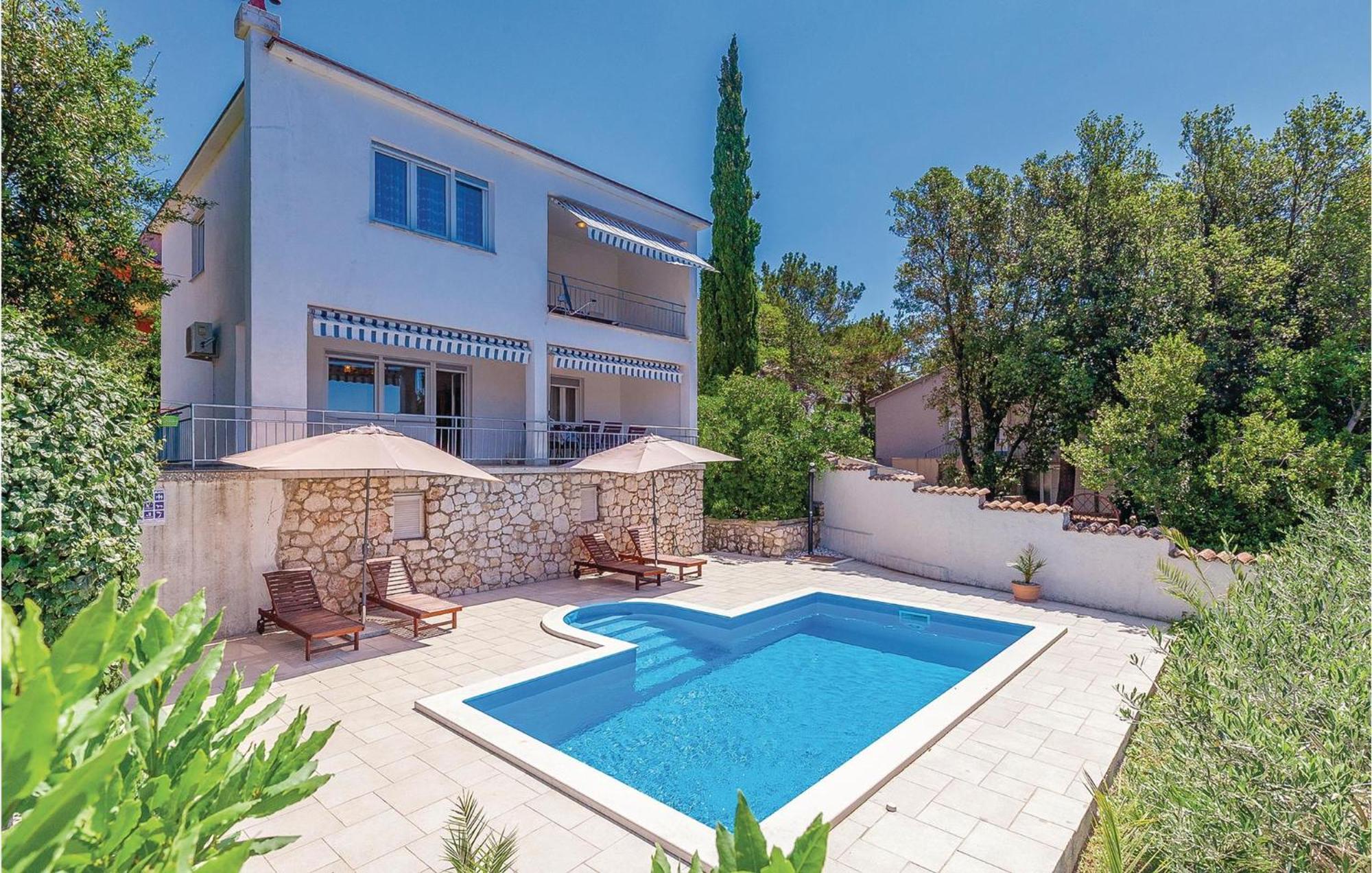 Дом отдыха Amazing In Crikvenica With Wifi Драмаль